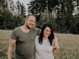 Sommershooting im Wald fotografiert von Martina Feicht, für Portraitshooting und Hochzeit in Passau und Österreich