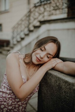 Portraitshooting in der Altstadt von Passau, fotografiert von Martina Feicht Fotografie, Selbstliebe