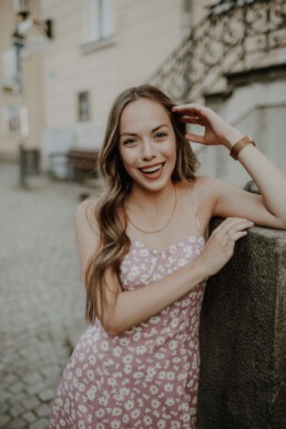 Portraitshooting in der Altstadt von Passau, fotografiert von Martina Feicht Fotografie, Selbstliebe