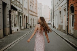 Portraitshooting in der Altstadt von Passau, fotografiert von Martina Feicht Fotografie, Selbstliebe