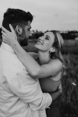 Coupleshooting in Bayern mit verliebtem Paar fotografiert von Martina Feicht Fotografie