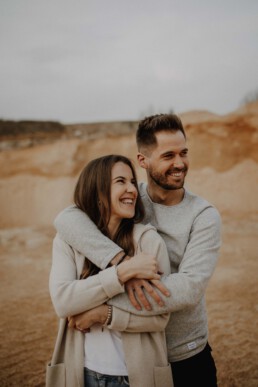 Viel Spass und Freude beim Coupleshooting mit der Lovestory im Kieswerk bei Passau
