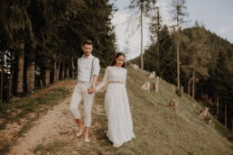 Coupleshooting in Österreich in Werfenweng in den Bergen im Salzburger Land nach Hochzeit fotografiert von Martina Feicht