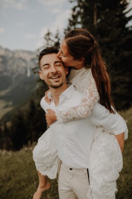 Coupleshooting in Österreich in Werfenweng in den Bergen im Salzburger Land nach Hochzeit fotografiert von Martina Feicht