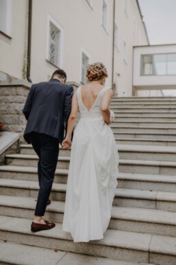 First Look bei der Standesamtliche Trauung in Metten bei Deggendorf fotografiert von Martina Feicht Fotografie