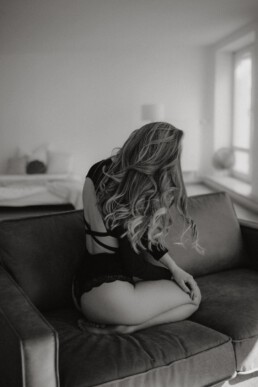 Sinnliches Frauenportrait bei Martina Feicht Fotografie Atelier Passau.