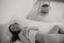 Sinnliches Frauenportrait bei Martina Feicht Fotografie Atelier Passau.