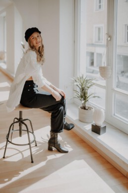 Stilvolles Frauenportrait bei Martina Feicht Fotografie Atelier Passau.