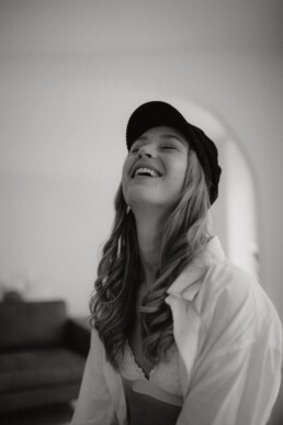 Stilvolles Frauenportrait bei Martina Feicht Fotografie Atelier Passau.