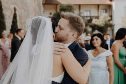 Gratulationen der Brautmutter an die Braut am Hochzeitstag mit italienischen Flair