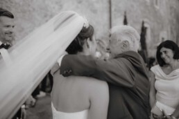 Gratulationen der Brautmutter an die Braut am Hochzeitstag mit italienischen Flair